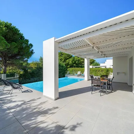 Villa La By